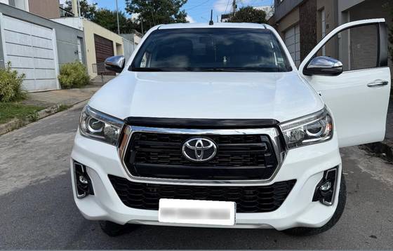 TOYOTA HILUX 2.8 SRX 4X4 CD 16V DIESEL 4P AUTOMÁTICO